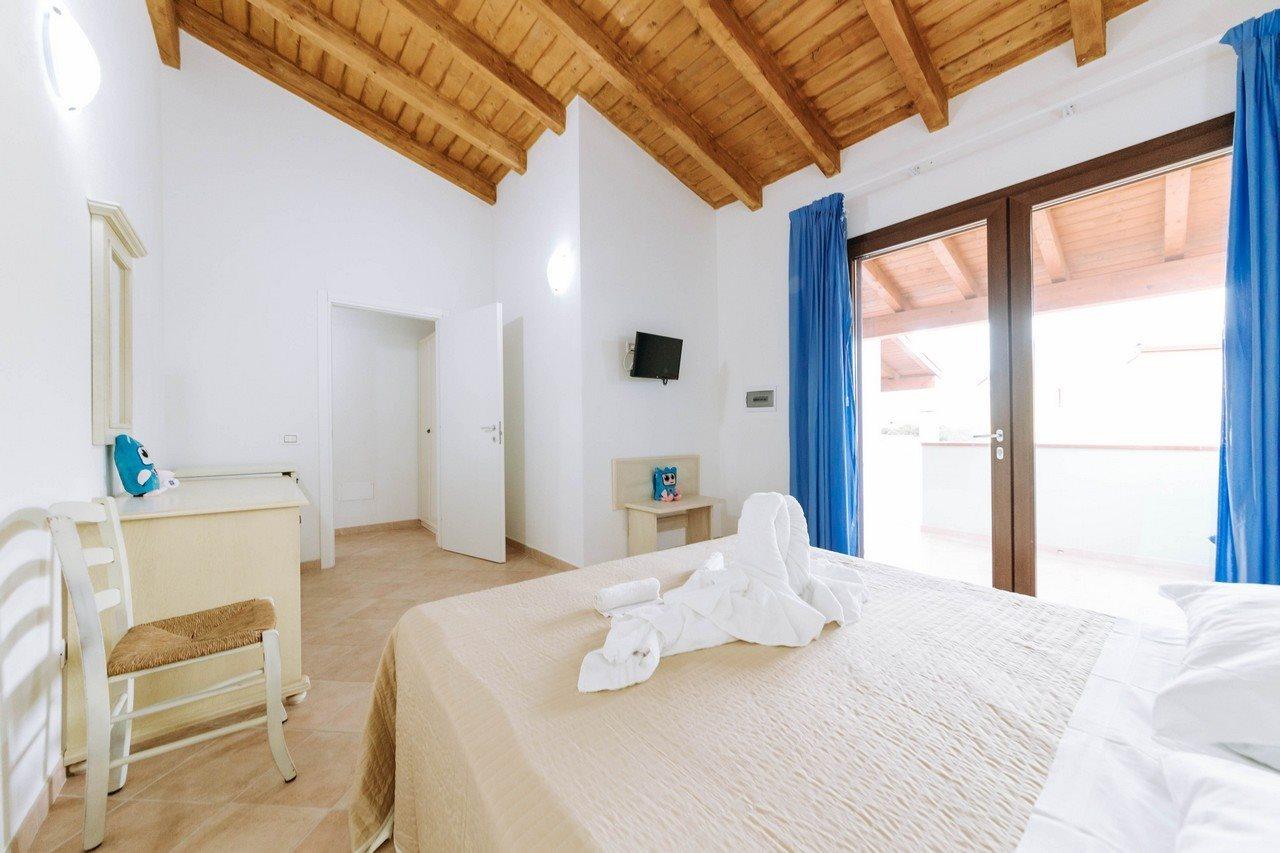 Baia Delle Mimose Aparthotel Badesi Exterior photo