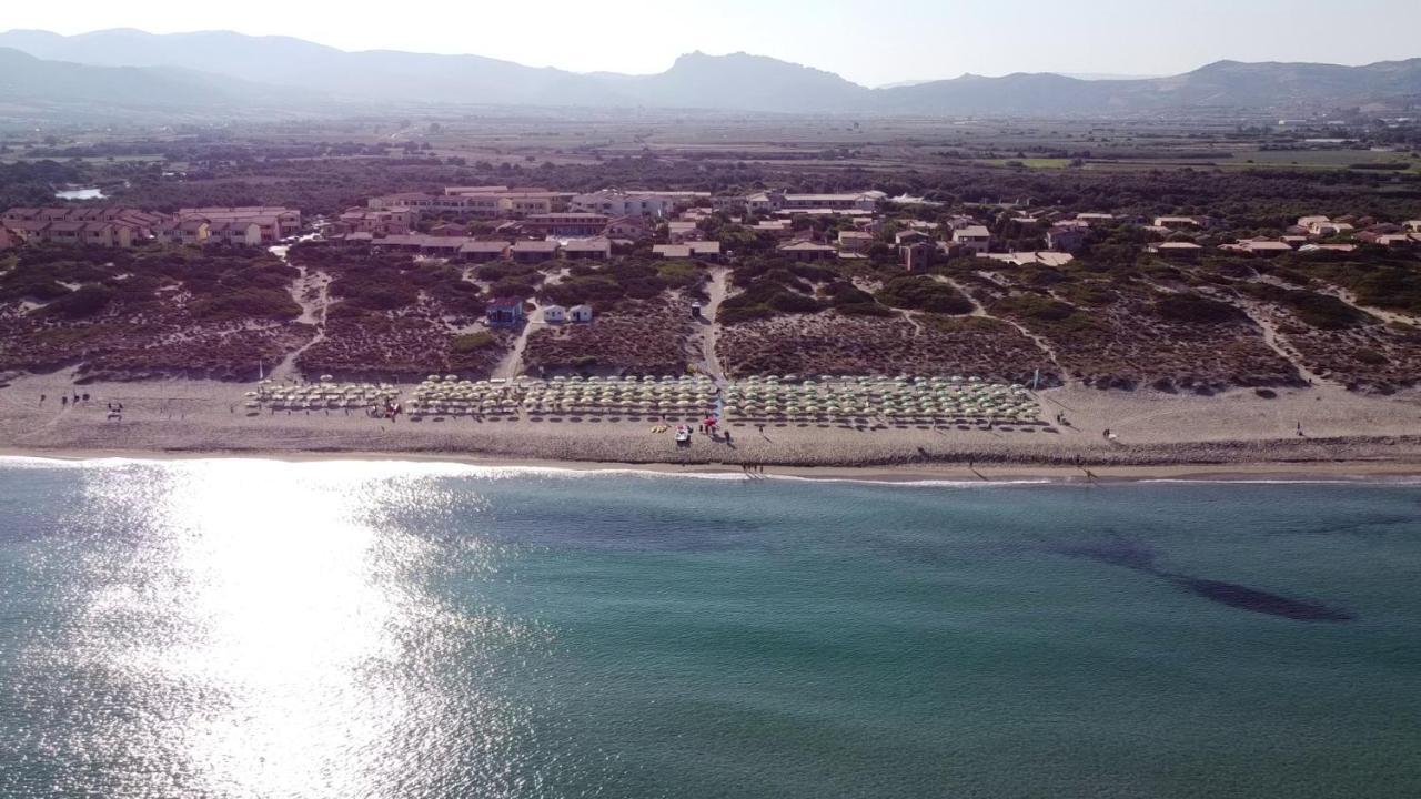 Baia Delle Mimose Aparthotel Badesi Exterior photo